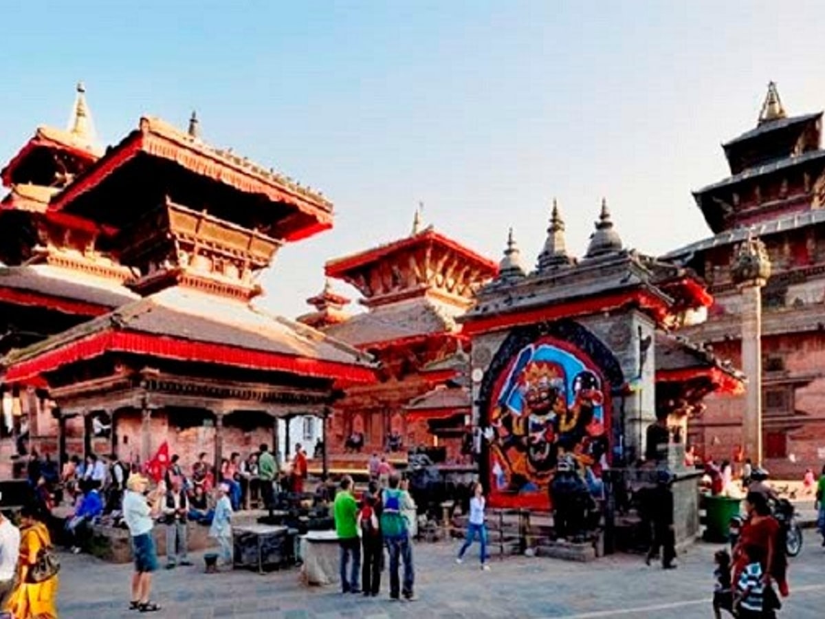 Nepal Golden Triangle: Heritage, Wilderness & Lakes